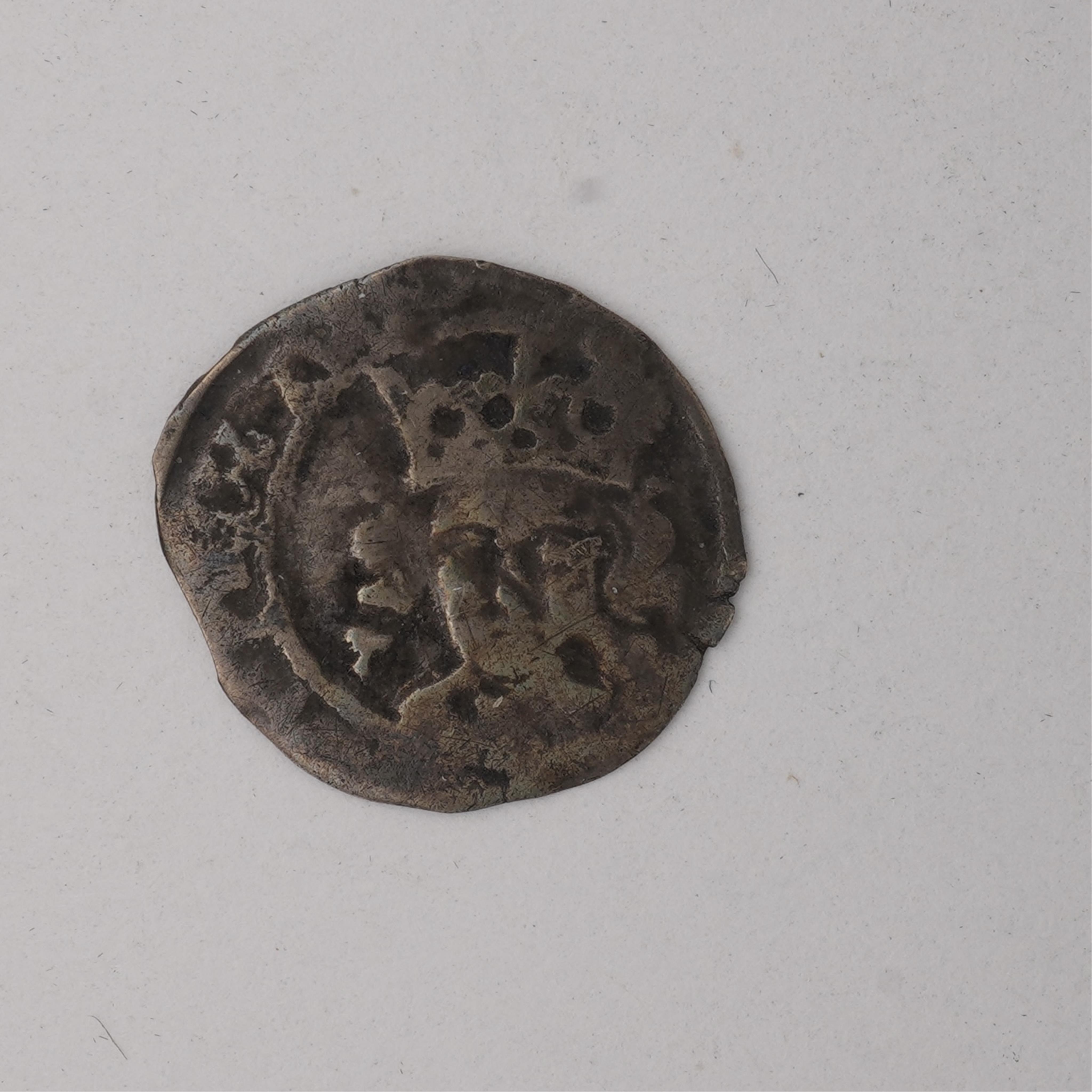 British hammered coins, Richard III, silver penny, York, 1483-85, crowned facing bust, T and upright key at neck, Rev. Cross with quatrefoil at centre, pellets in angles, 0.67g, S. 2166.